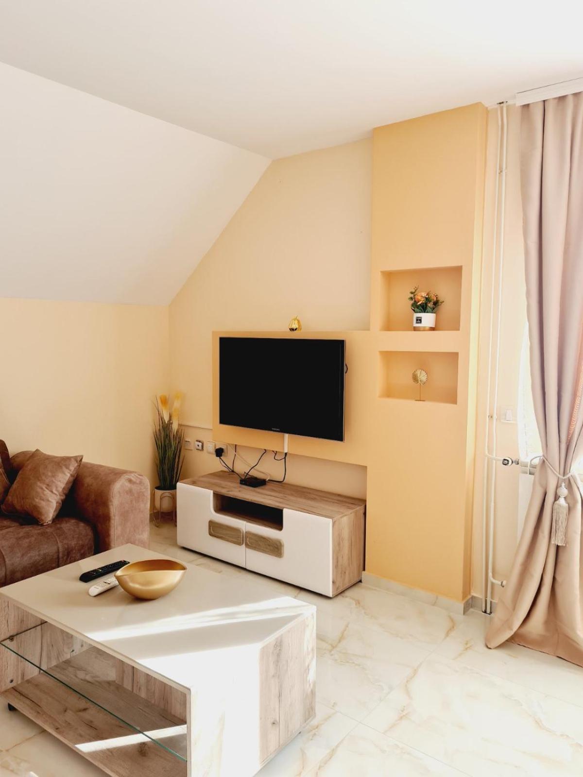 Apartmani Jasmina Ζλάτιμπορ Εξωτερικό φωτογραφία